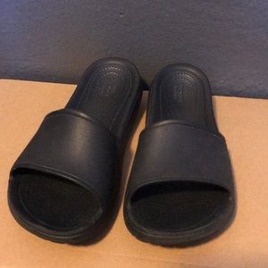 Crocs slides size 4.o